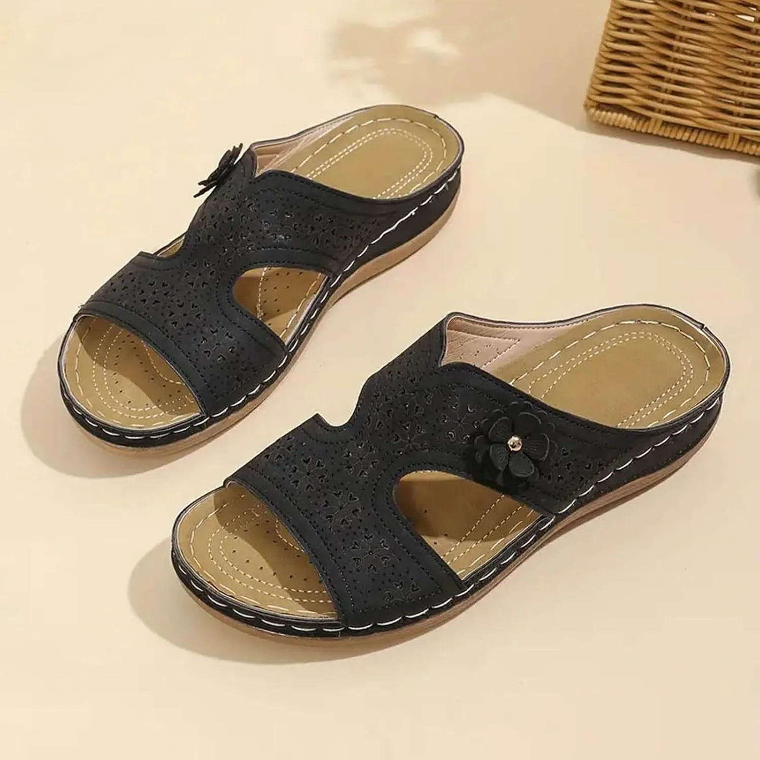 2025 Women Comfortable Orthopedic Sandals Summer Breathable Cut-Out Cute Flower Vacation Slippers with Arch Support Fashion Open Toe Ladies Dress Walking Footwear Outdoor Slip-On Shop Platform Shoes