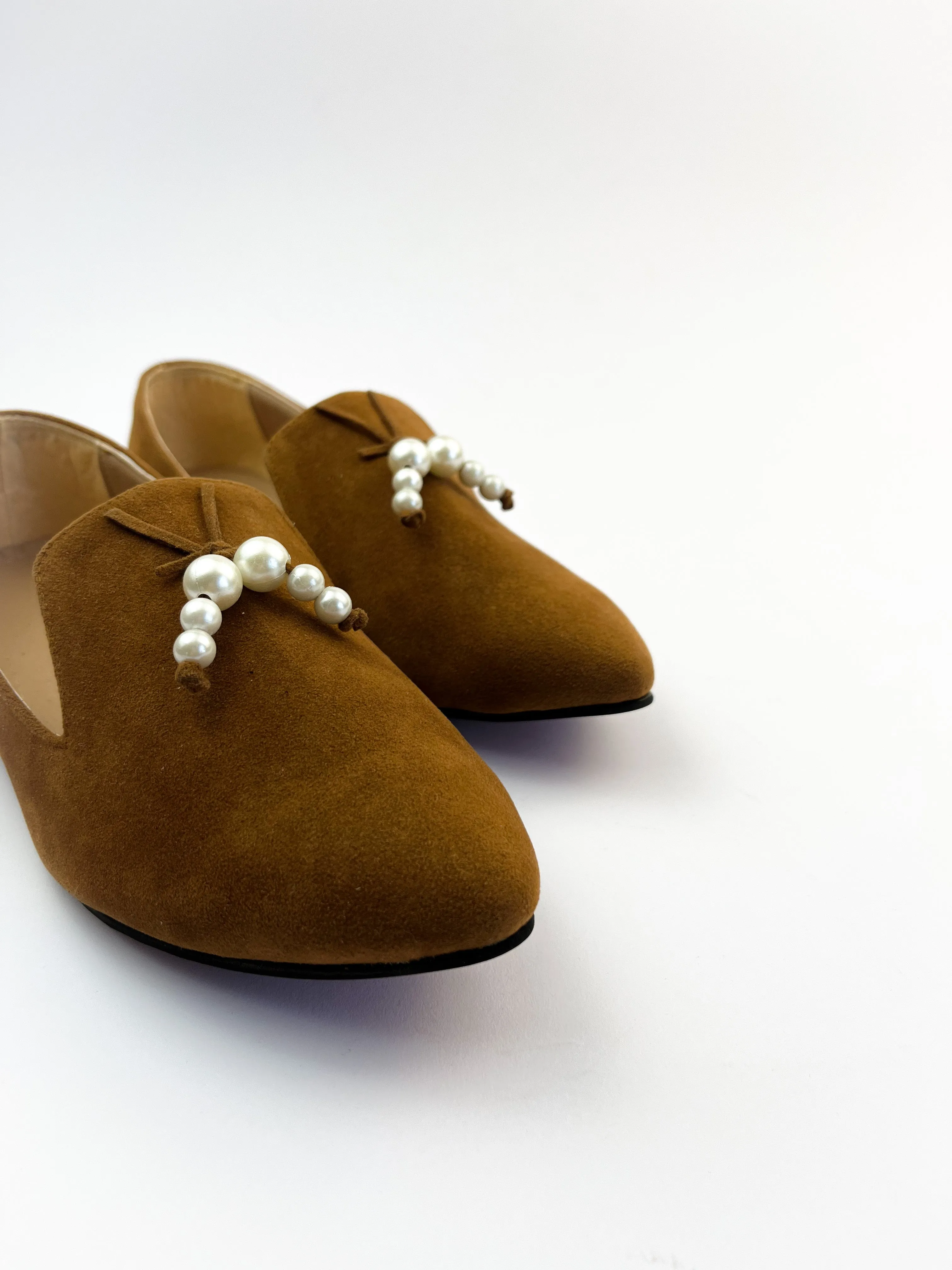 Havane Pointed Pearls Loafers