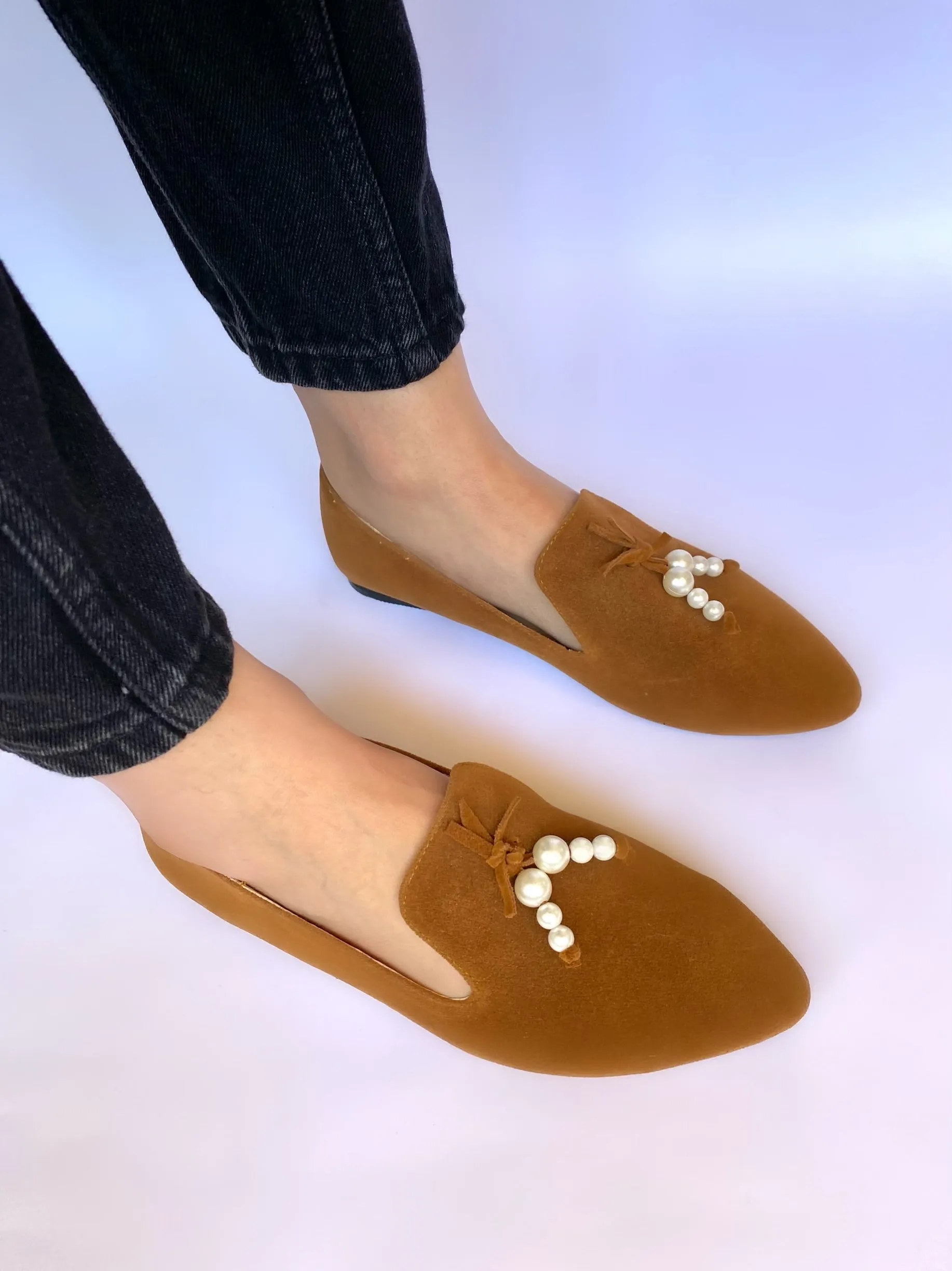 Havane Pointed Pearls Loafers
