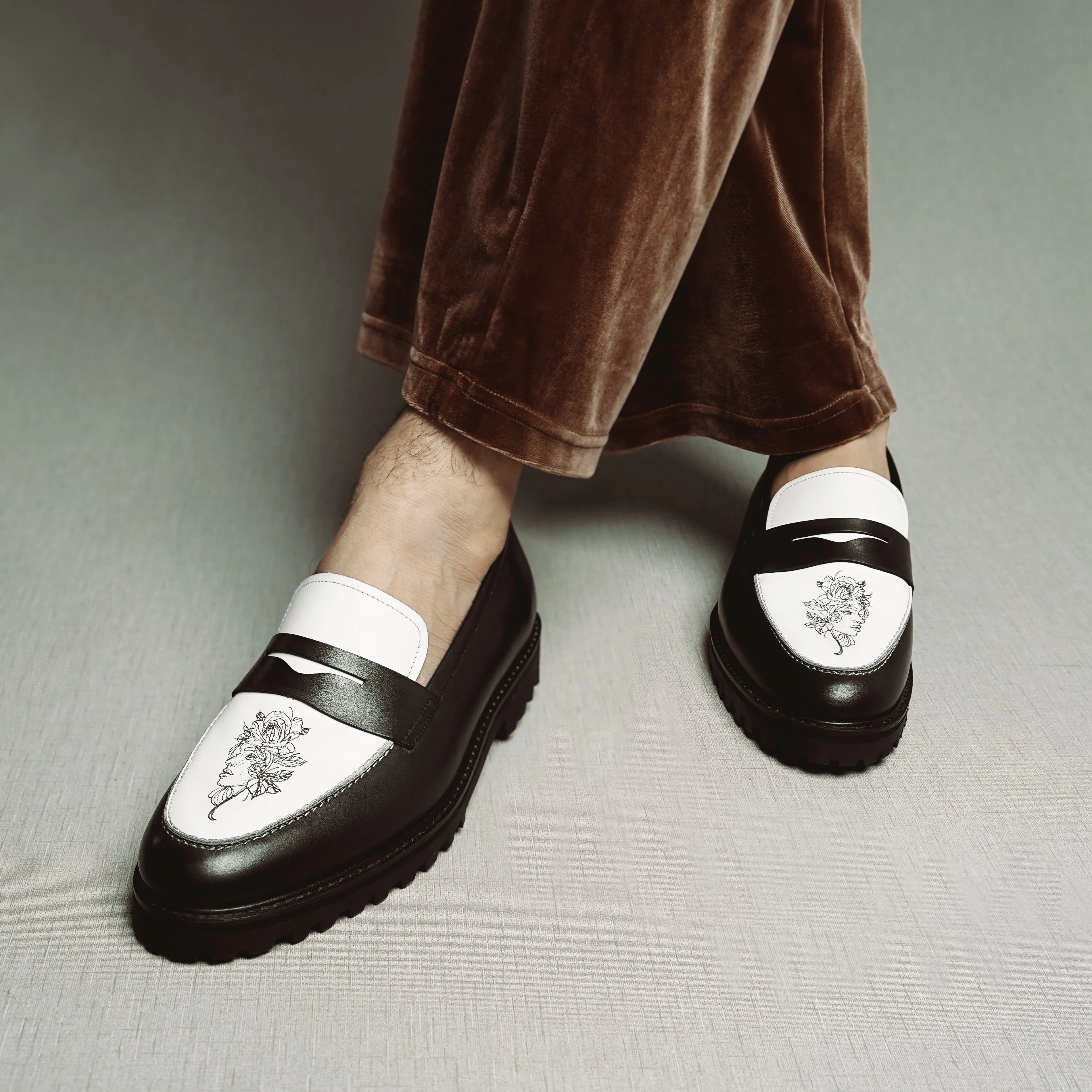 Hobart - Men's Black and White Calf Leather Loafer (Flower dition)