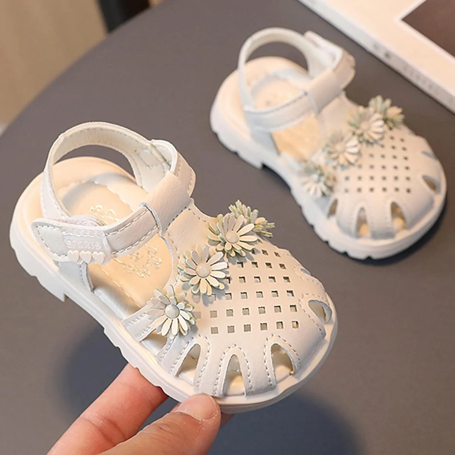 Kids Closed Toe Flower Sandals With Strap Rubber Sole ow Heels Soft Beach Shoes Toddler Summer Outdoor Pool Loafers