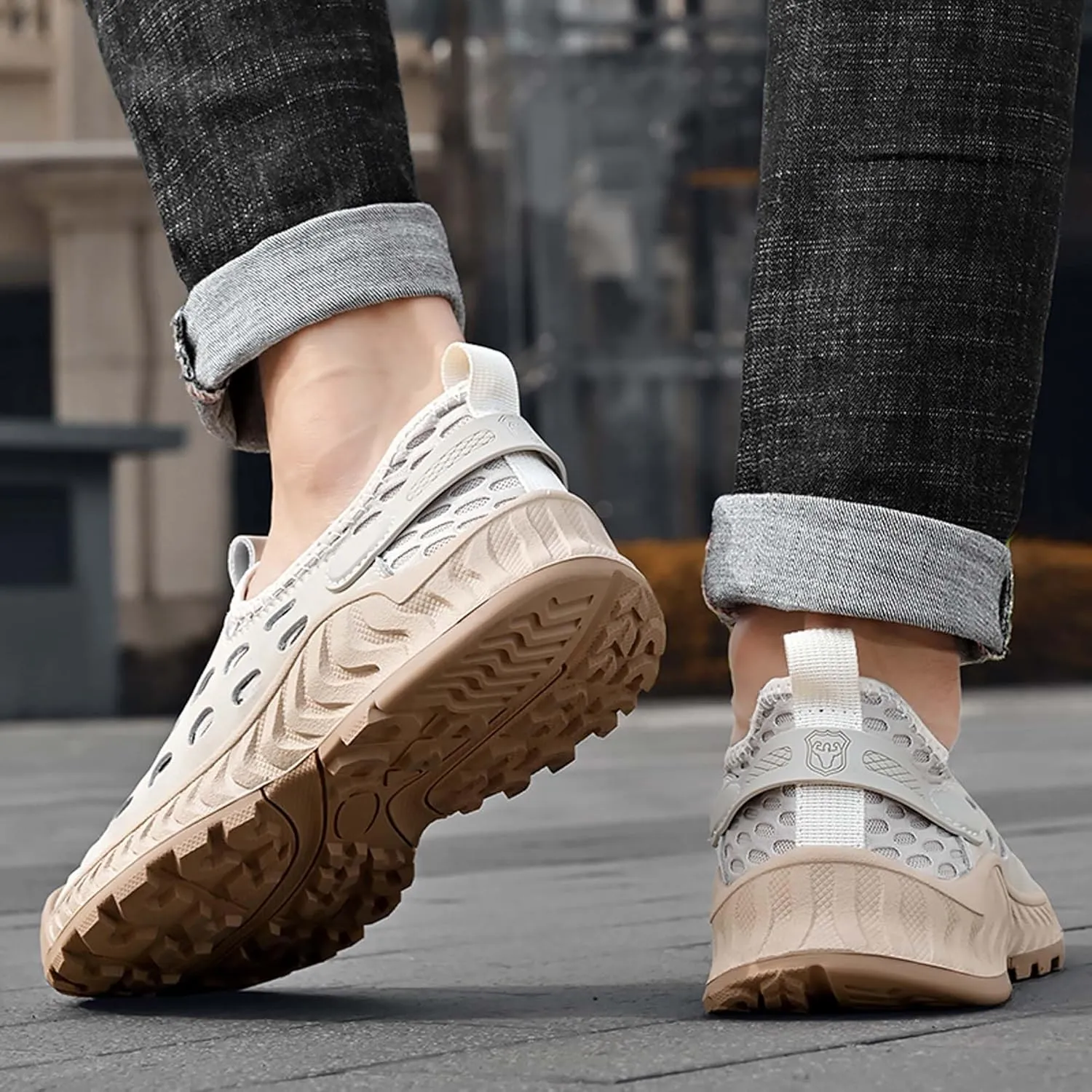 Men's Mesh Barefoot Hiking Shoes Summer Breathable Casual Walking Water Shoes Quick Dry Beach Sandals Outdoor Camping Climbing Adventure Sneakers
