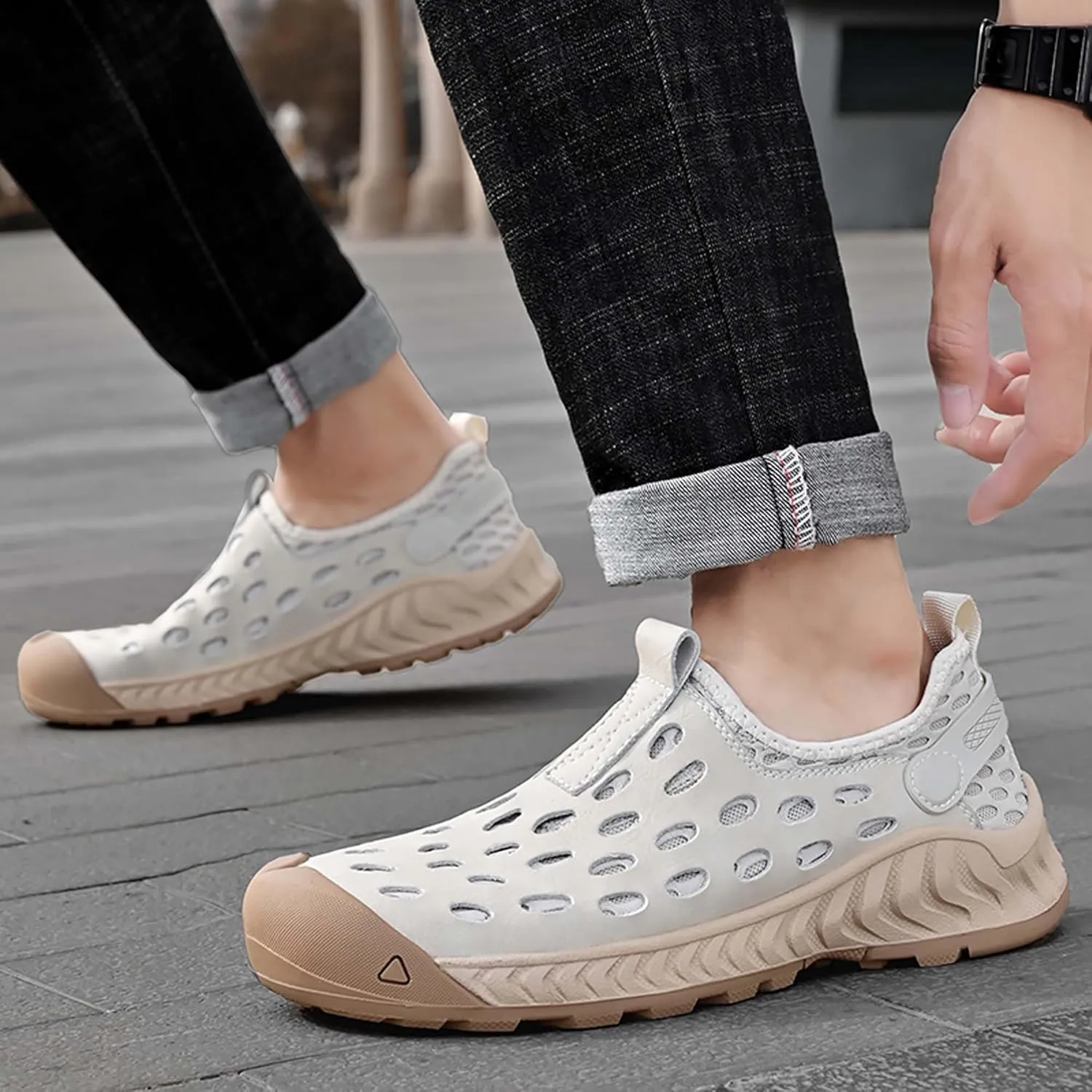 Men's Mesh Barefoot Hiking Shoes Summer Breathable Casual Walking Water Shoes Quick Dry Beach Sandals Outdoor Camping Climbing Adventure Sneakers