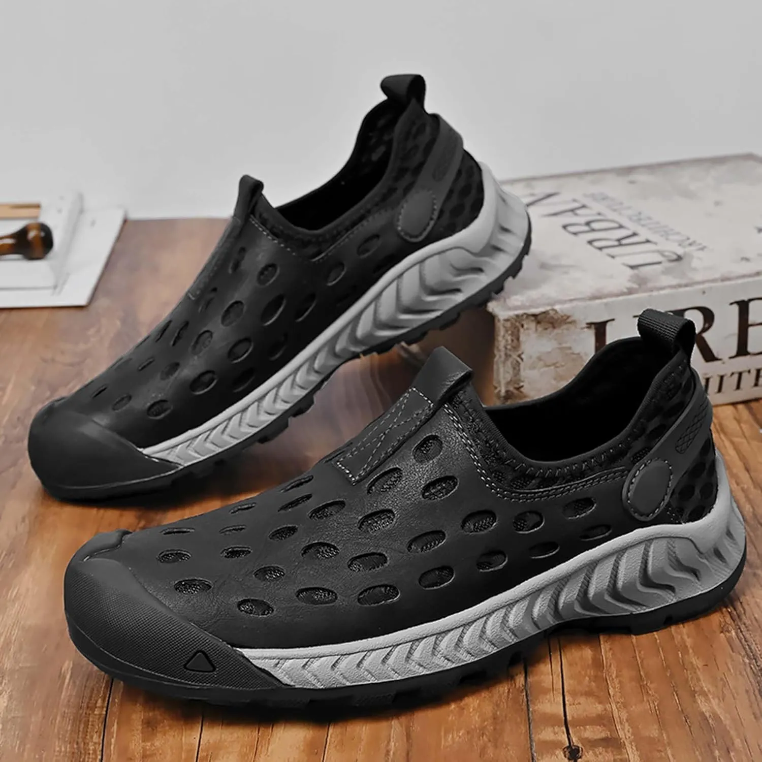 Men's Mesh Barefoot Hiking Shoes Summer Breathable Casual Walking Water Shoes Quick Dry Beach Sandals Outdoor Camping Climbing Adventure Sneakers