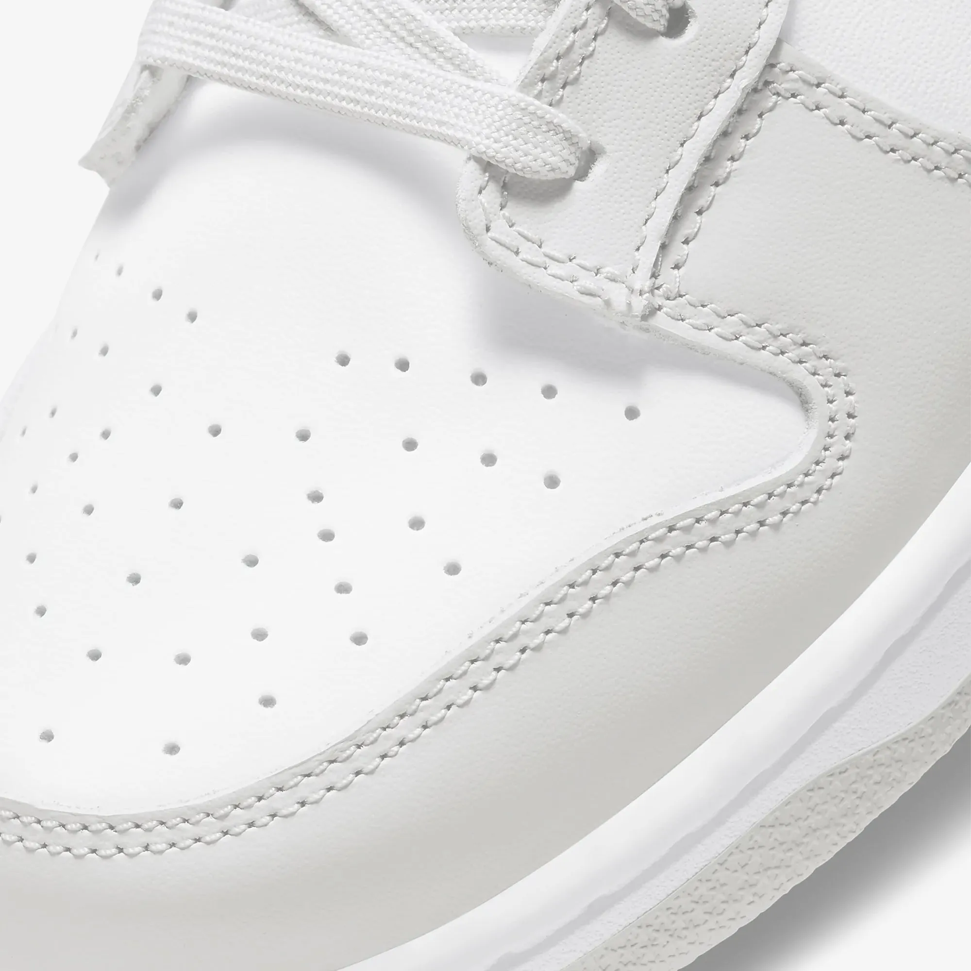 Nike | DUNK LOW RETRO  { WHITE/GREY FOG