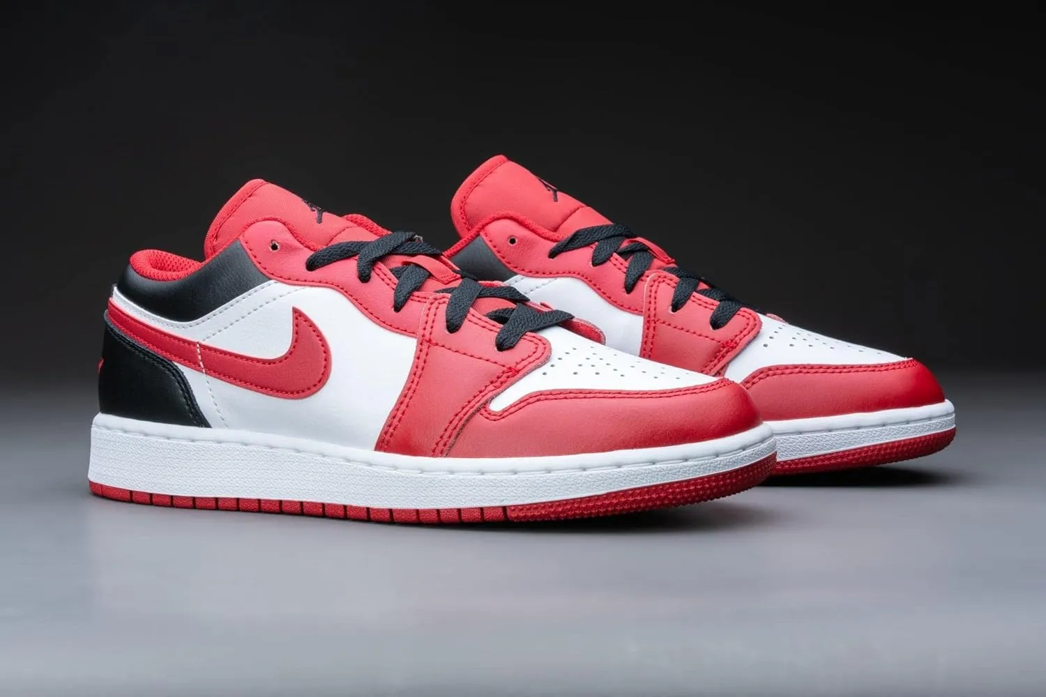 Nike Unisex-Child Modern