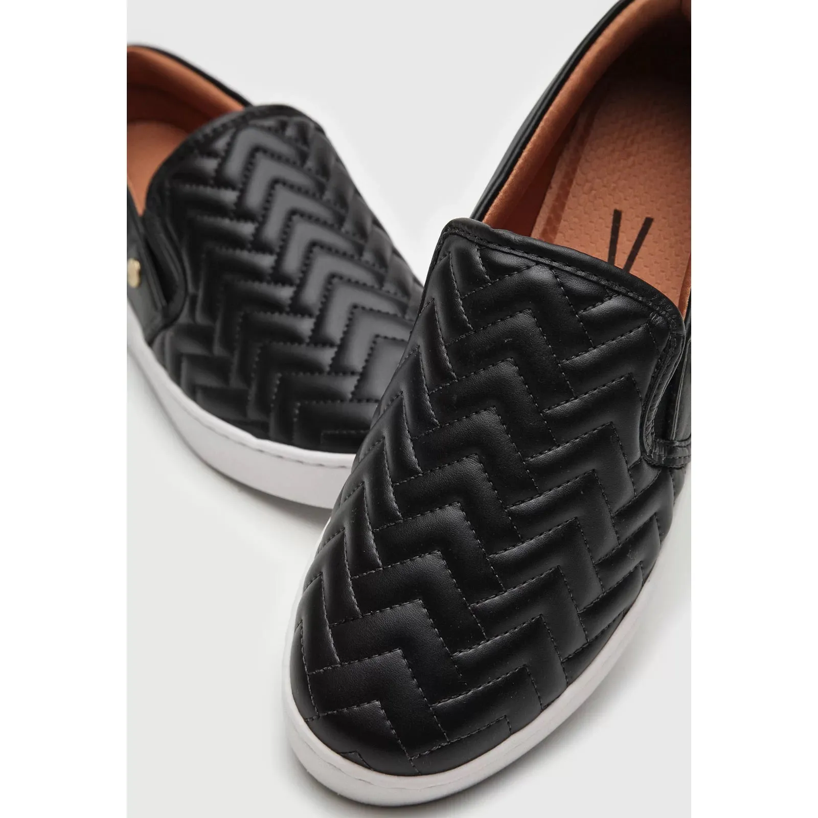 Vizzano 1214-1010 Slip-on Sneaker in Black Napa