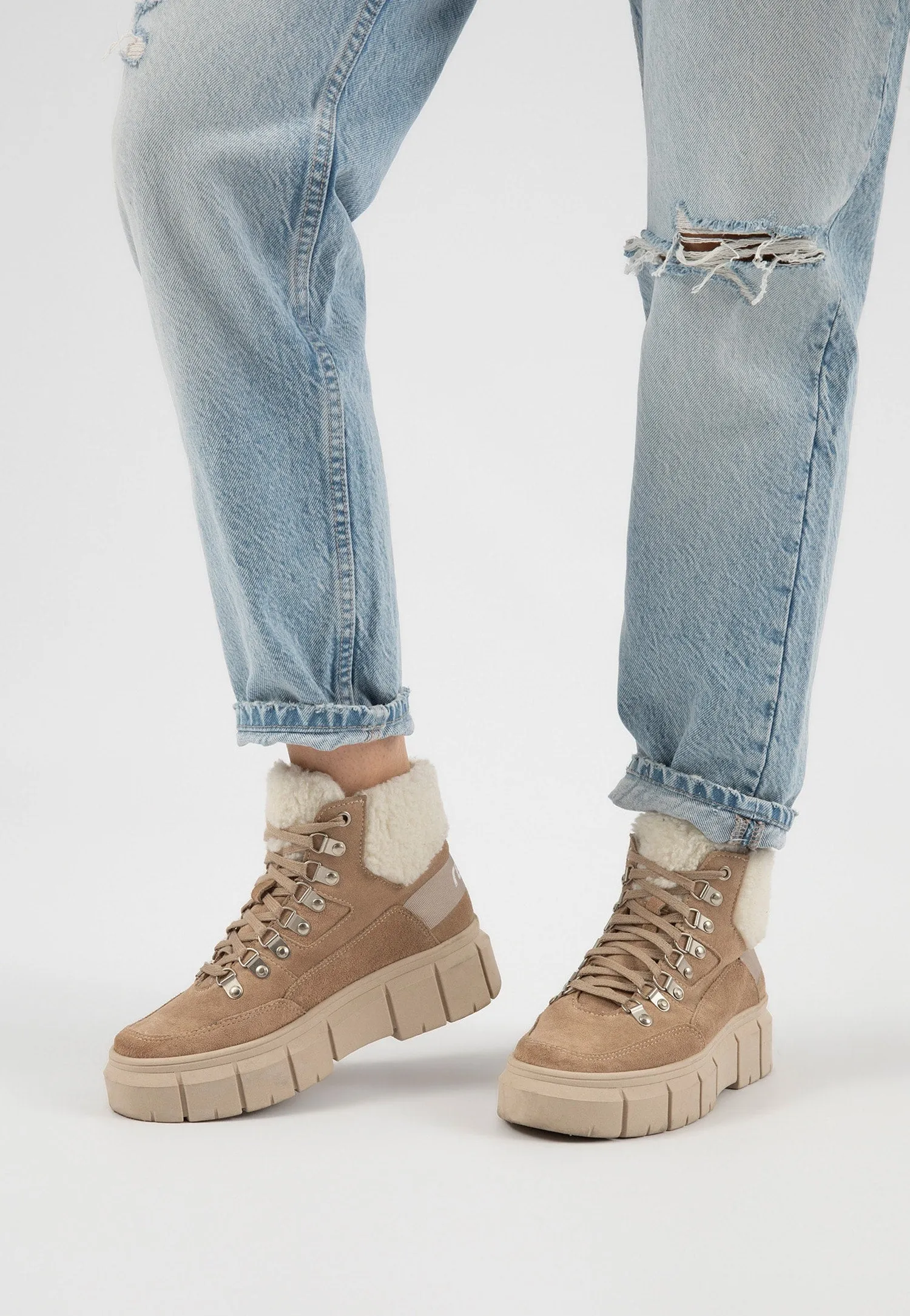 Wojas RELAKS Beige Insulated Leather Ankle Boots with Fur | R6400364