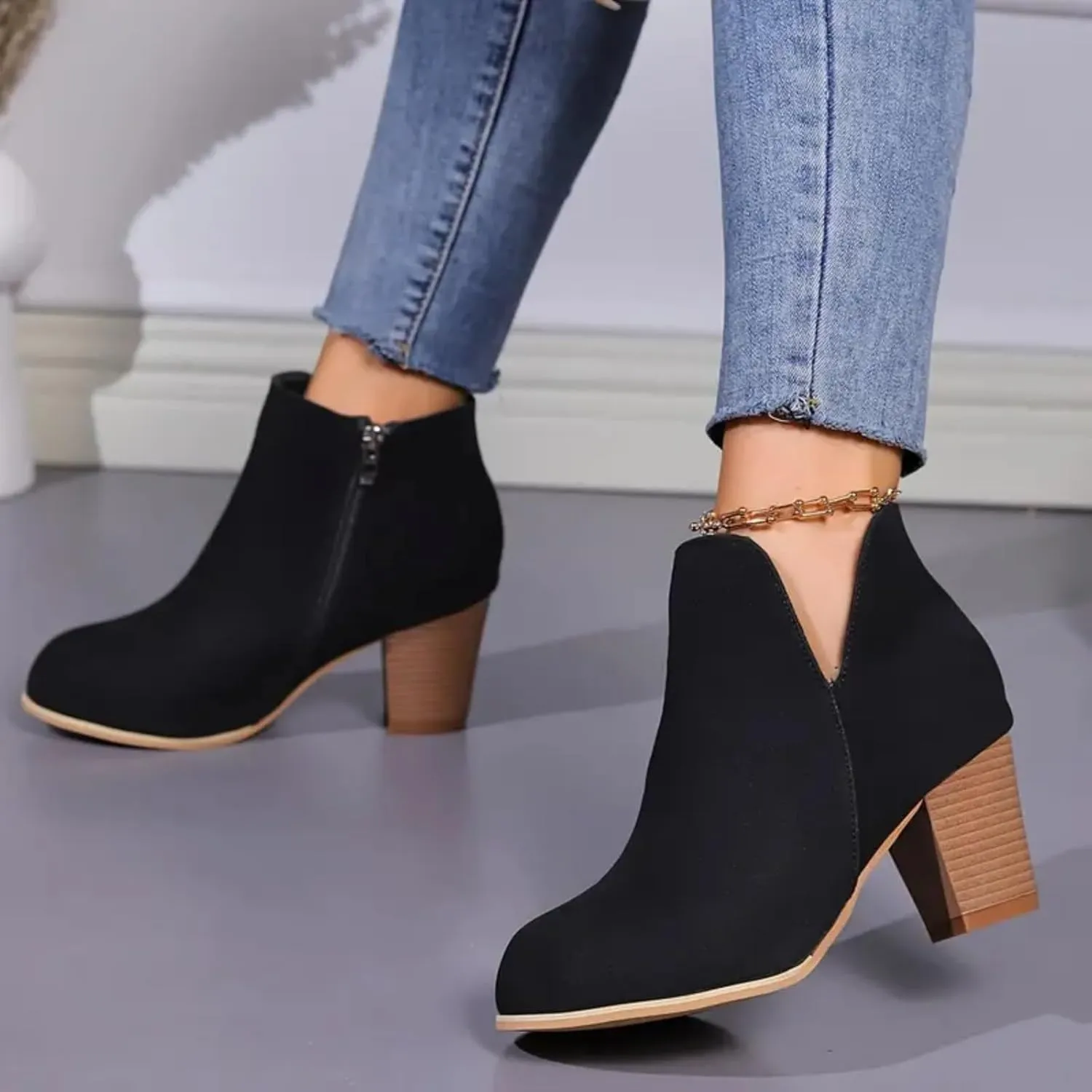Women's Ankle Boots & Booties Fashion Large Size Side V Cutouts Chunky Pointed Toe Print High Heels Booties Shoes