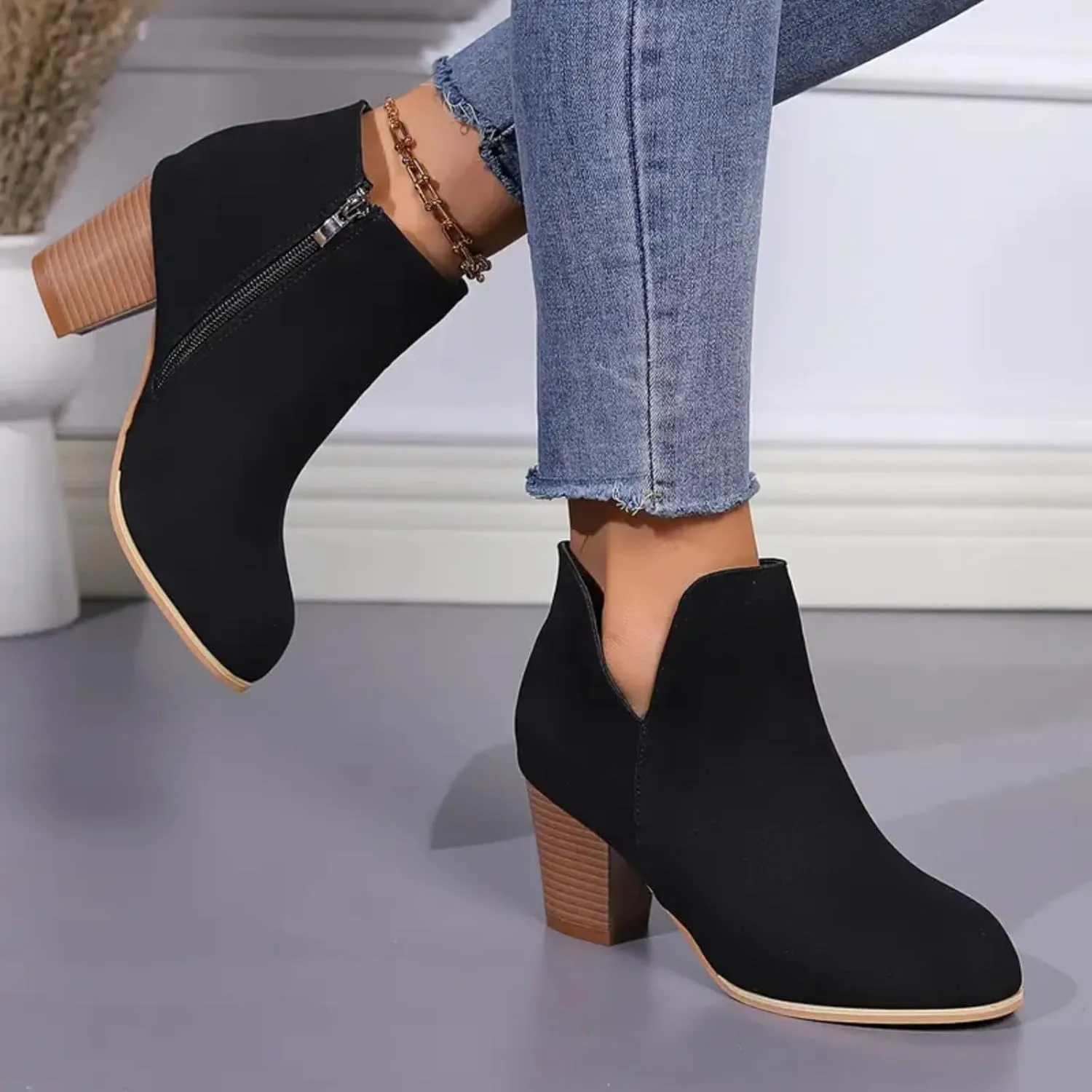 Women's Ankle Boots & Booties Fashion Large Size Side V Cutouts Chunky Pointed Toe Print High Heels Booties Shoes