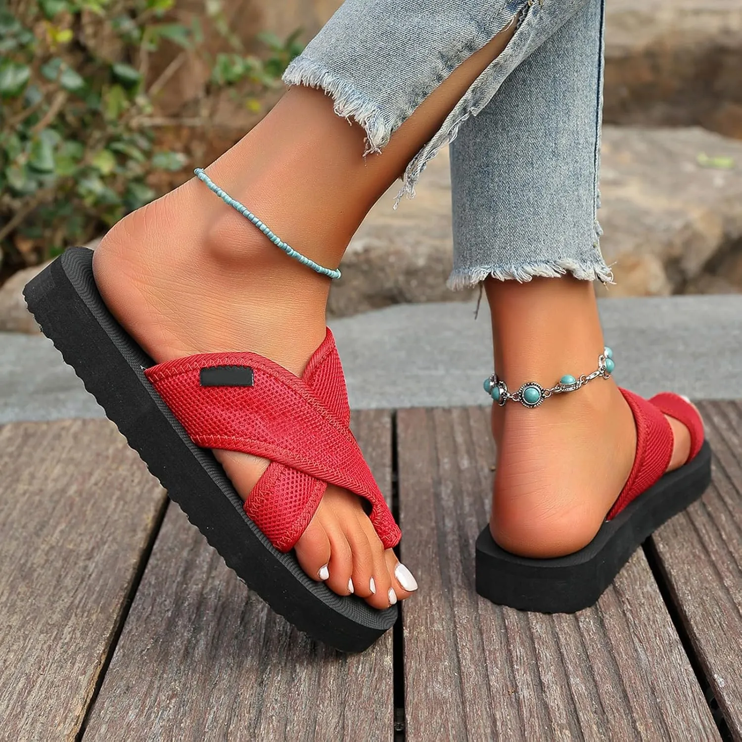 Women's Comfortable Breathable Mesh Flip Flops Hollow Mesh Slide with Arch Support Orthopedic Sandals Summer Slip On Flat Sandals