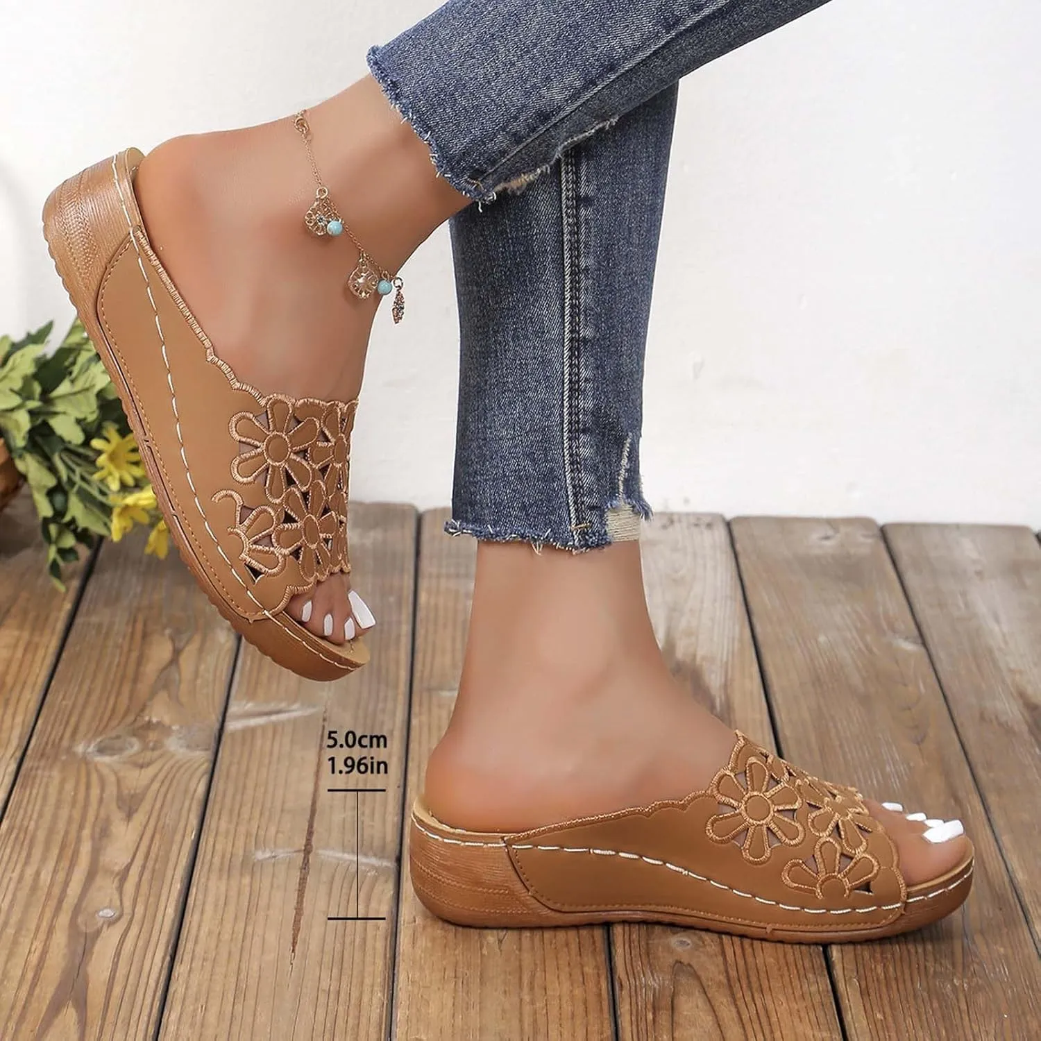 Women's Hollow Flower Beach Sandals Summer Bohemian Slides Shoes Comfort Low Wedge Slip on Sandal 2025 New