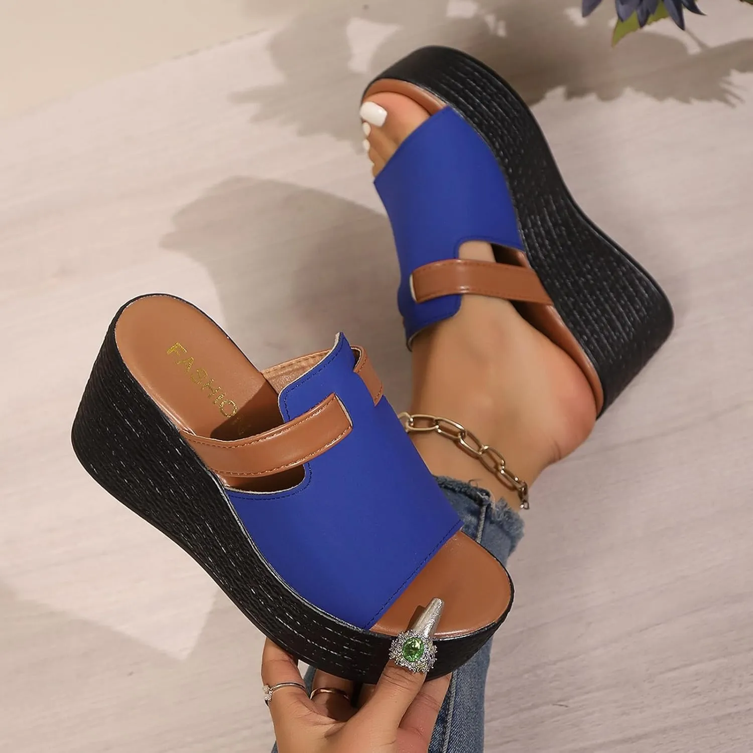 Women's Thick Soled Heightening Fish Mouth Slippers Fashion Solid Color Outdoor Beach Fashion Casual Sandals Cute Heels